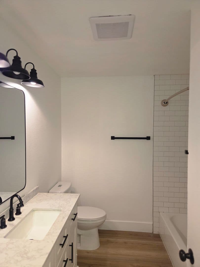 Santa Paula Apartment: 230 W Harvard Blvd.