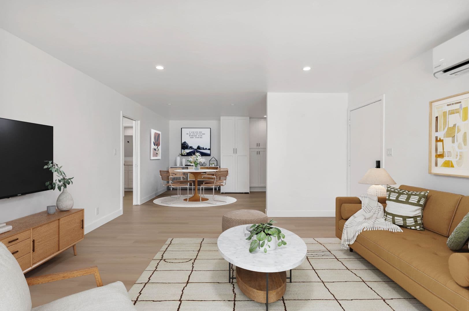Thousand Oaks Apartment: 605 Warwick Ave