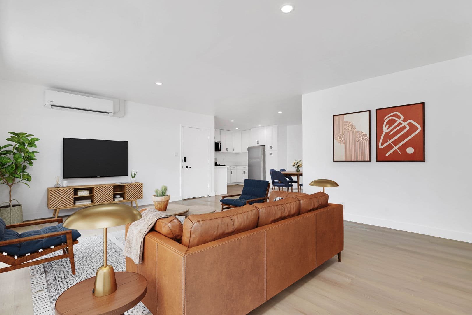 Thousand Oaks Apartment: 605 Warwick Ave