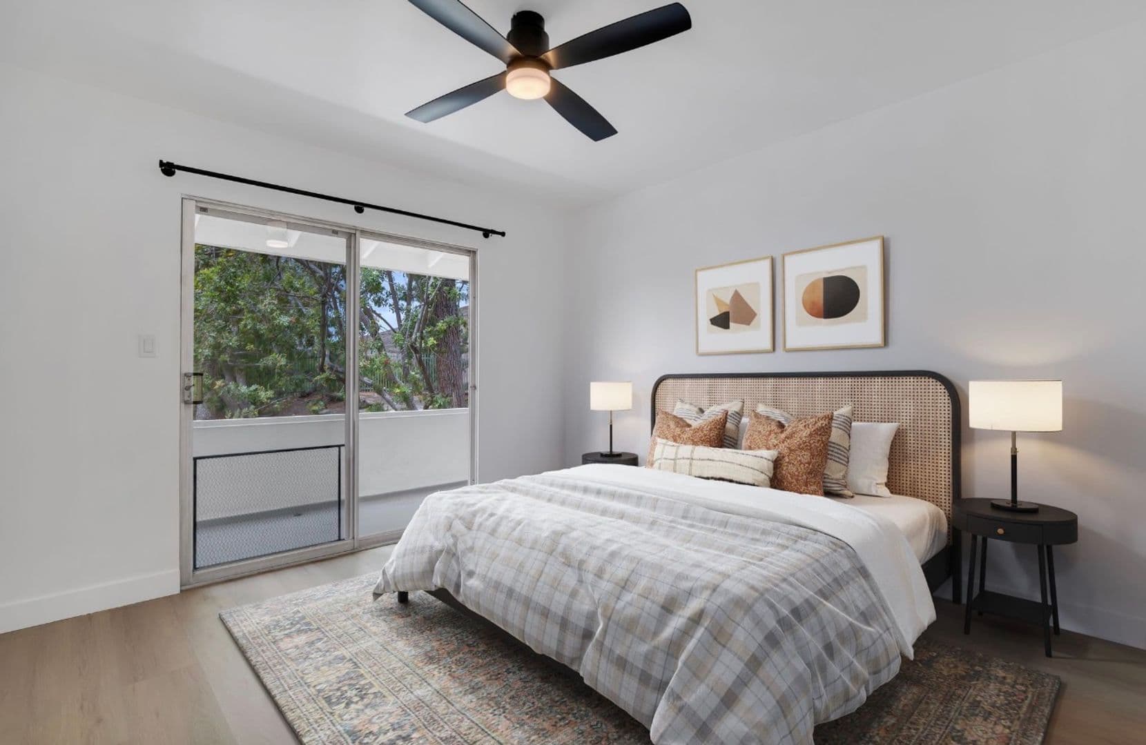 Thousand Oaks Apartment: 605 Warwick Ave