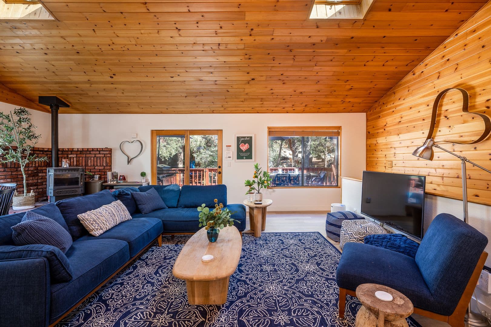 Pine Mountain Club House: 2216 Maplewood Way