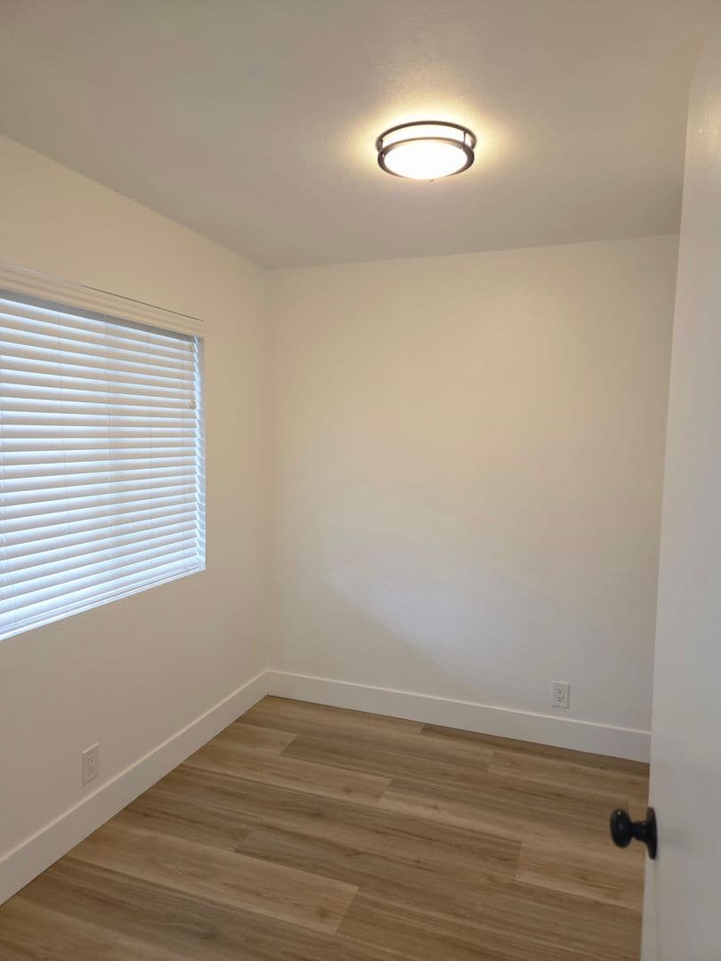 Santa Paula Apartment: 230 W Harvard Blvd.
