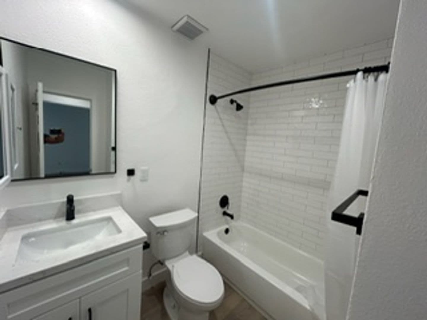 Oxnard Apartment: 1340 Edgewood Way