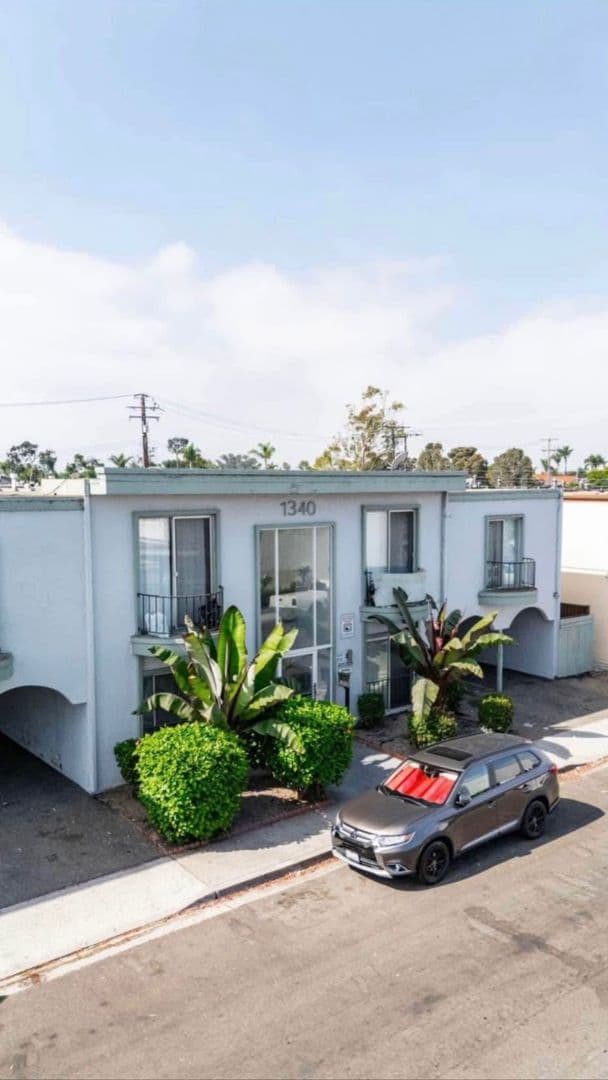 Oxnard Apartment: 1340 Edgewood Way