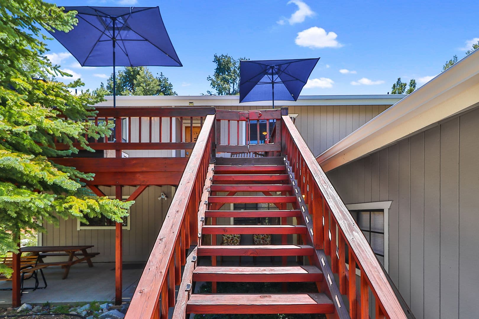 Pine Mountain Club House: 2216 Maplewood Way