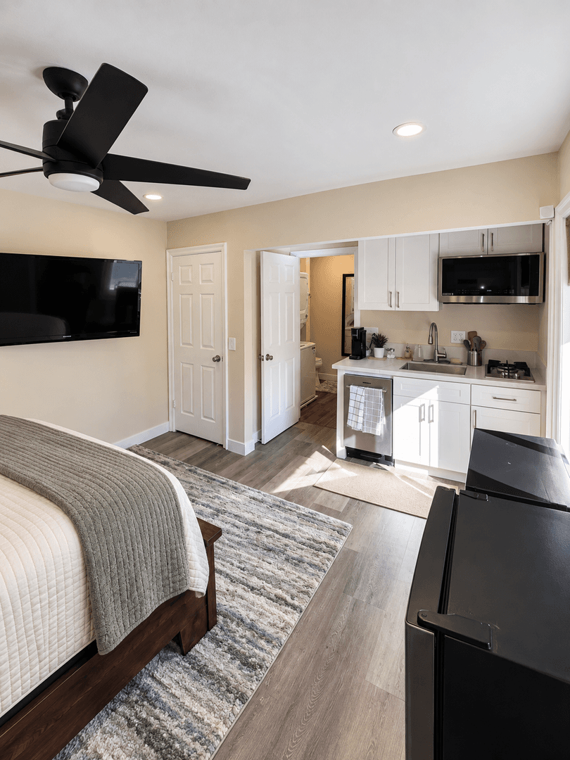 Newbury Park House: 144 Charro Ave