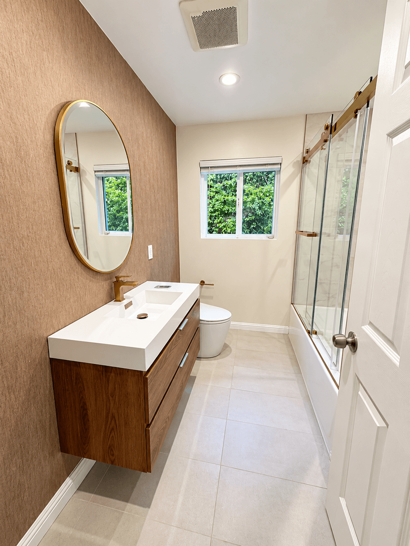 West Hills House: 7214 Fallbrook Ave
