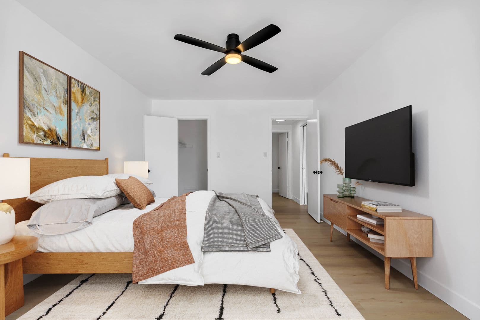 Thousand Oaks Apartment: 605 Warwick Ave