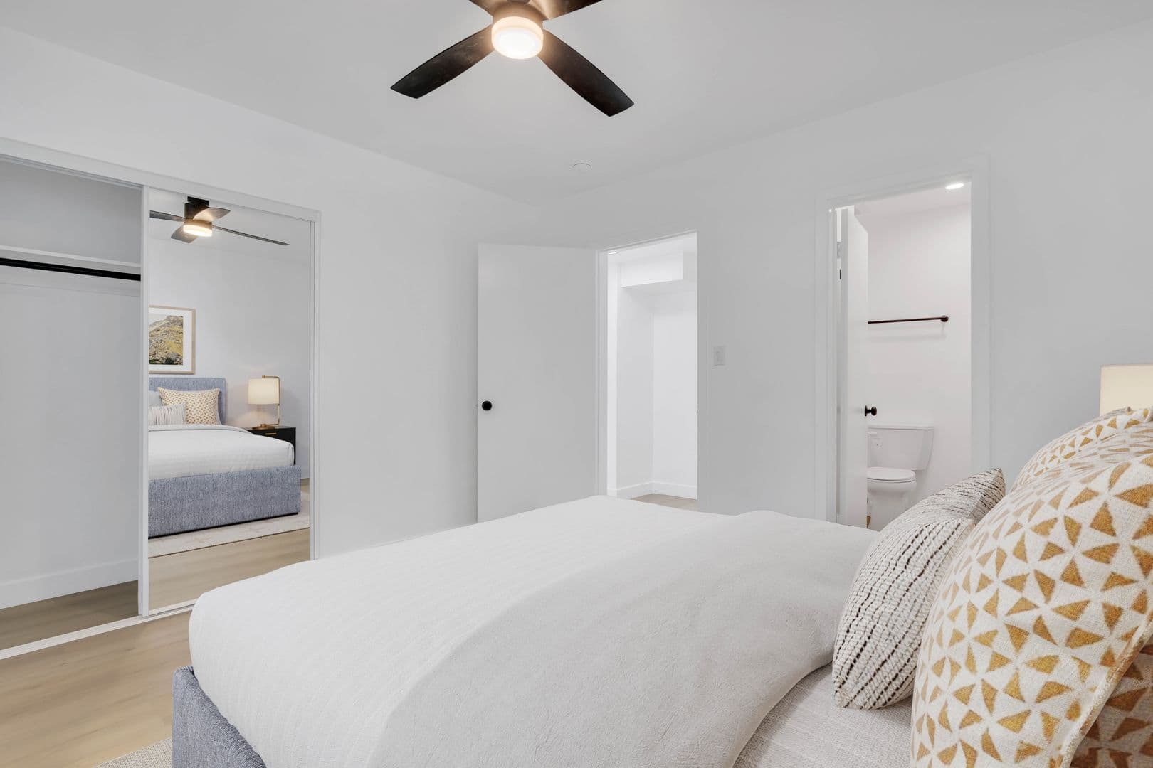 Thousand Oaks Apartment: 605 Warwick Ave
