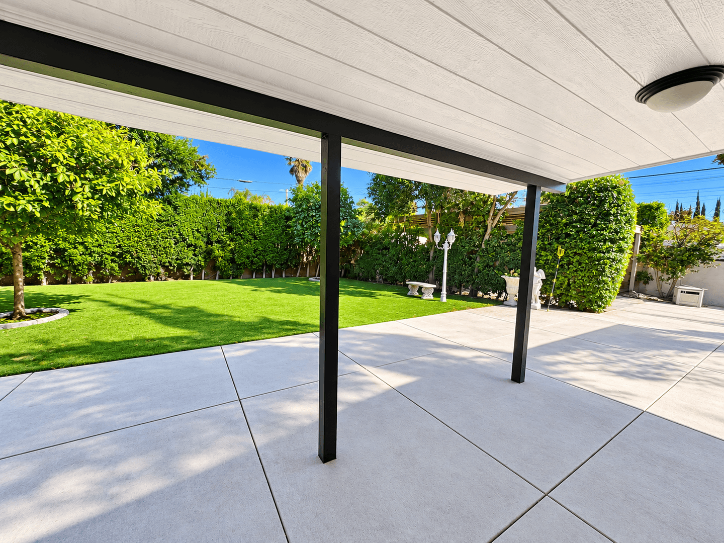 West Hills House: 7214 Fallbrook Ave