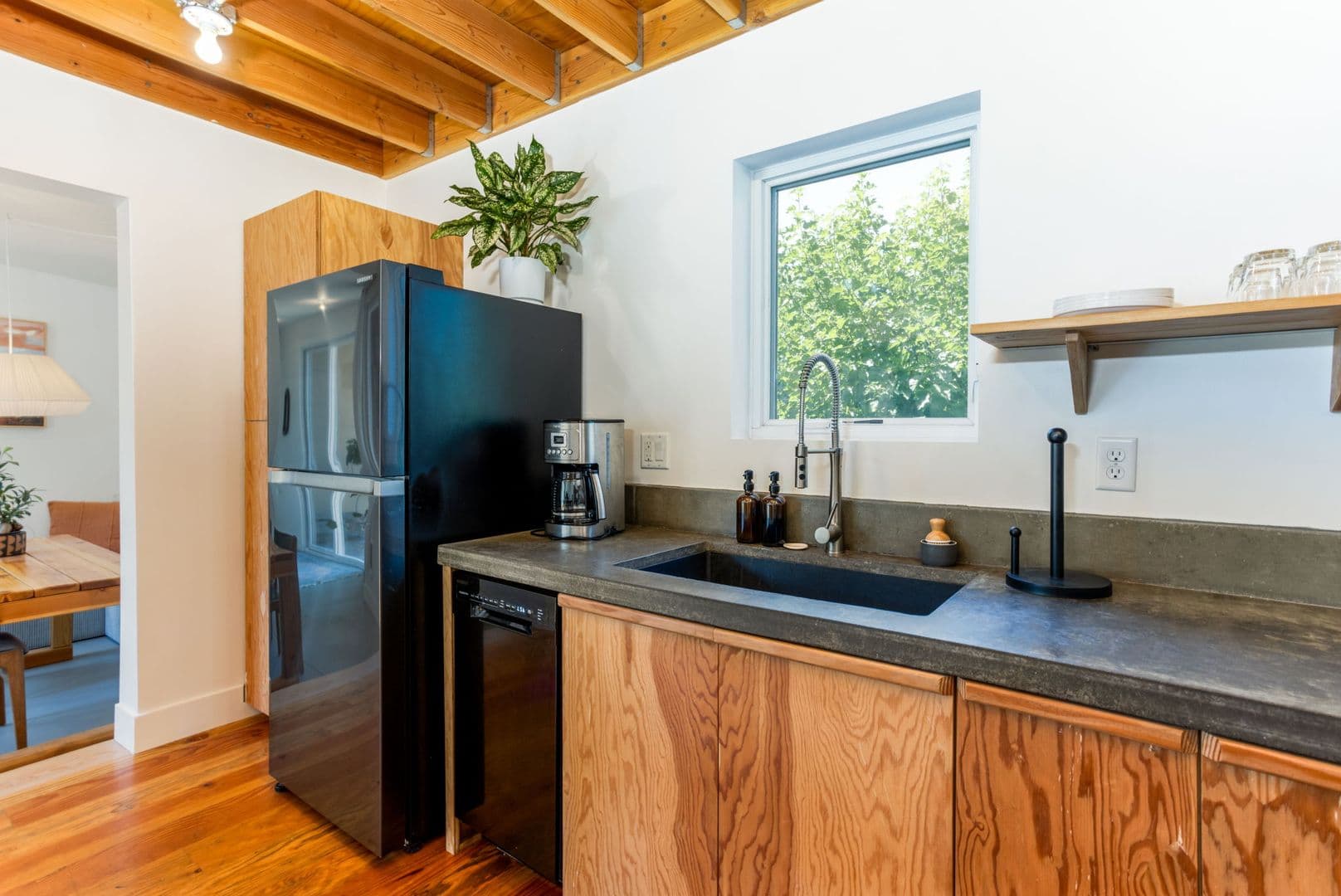 Bend House: 1325 NW Albany Ave