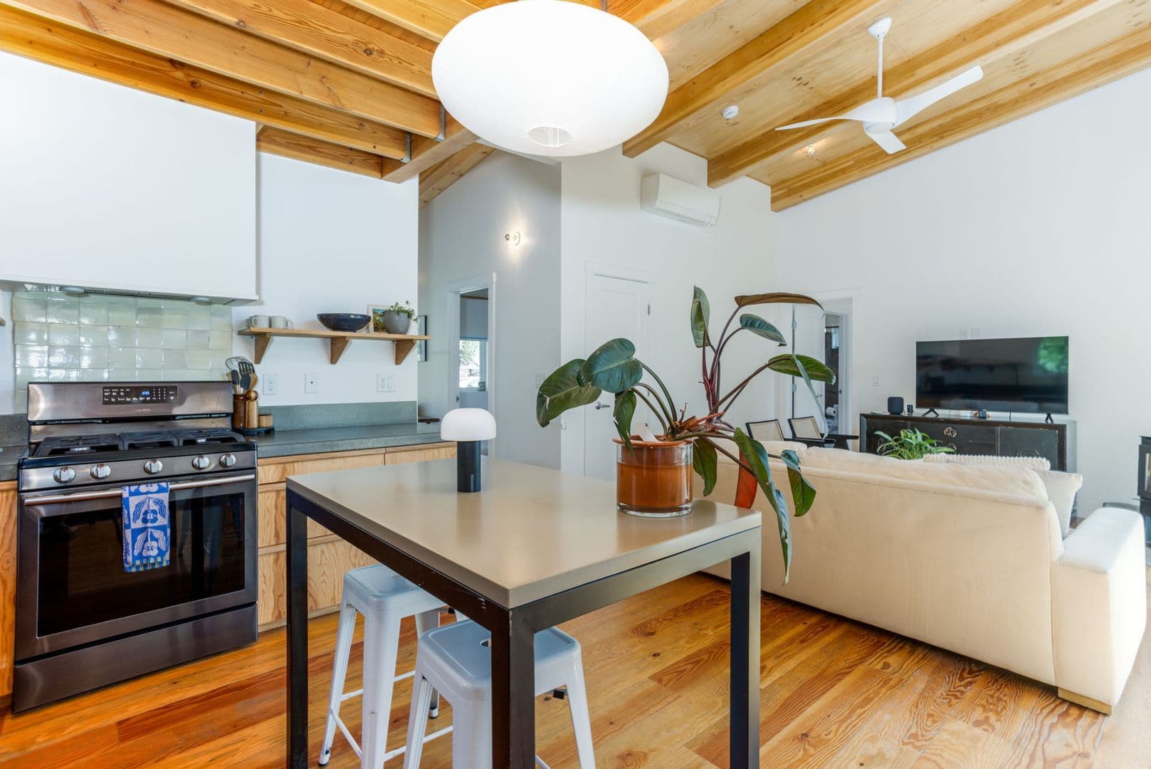 Bend House: 1325 NW Albany Ave
