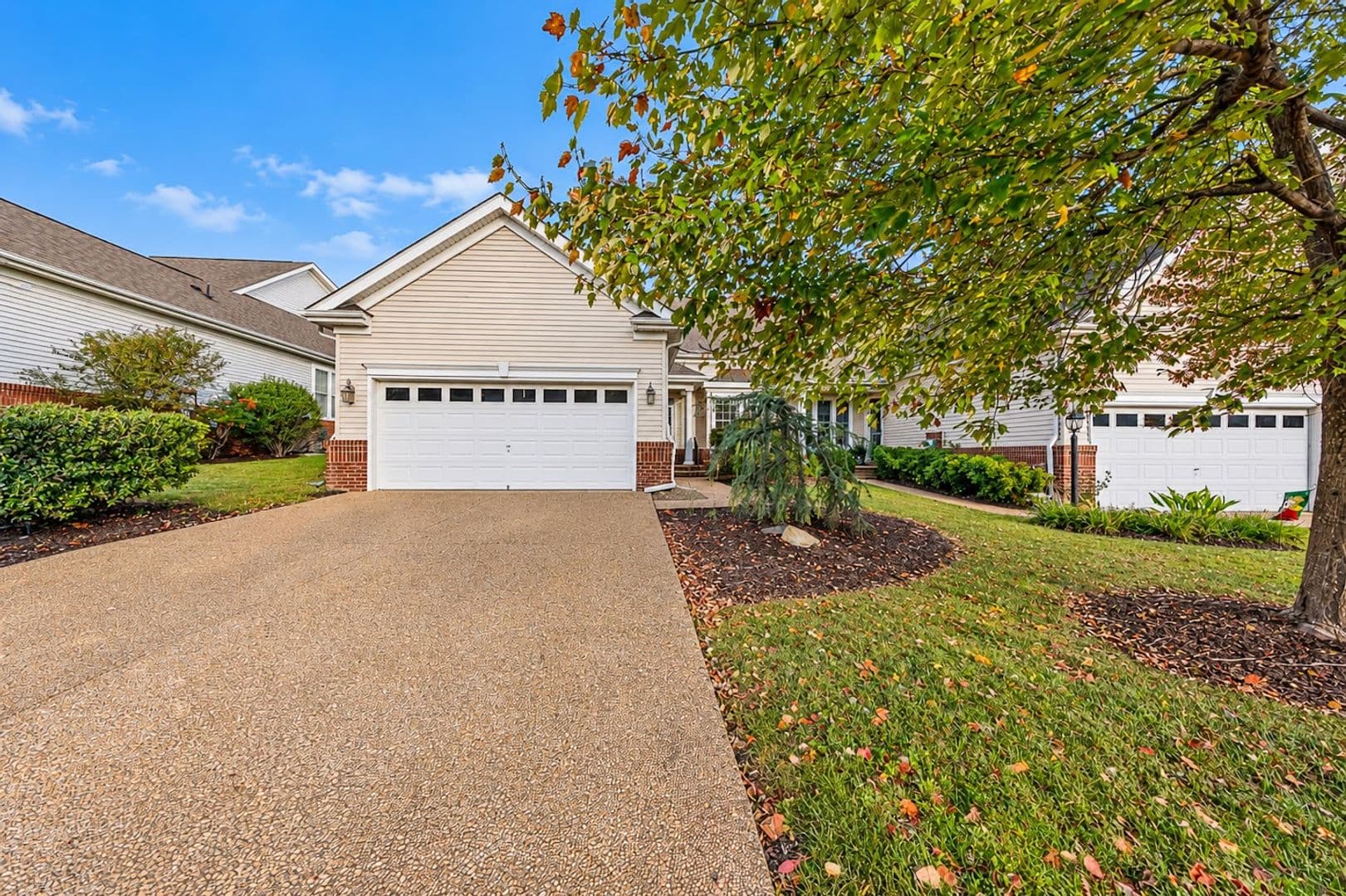 Williamsburg House: 6727 Evensong Lane