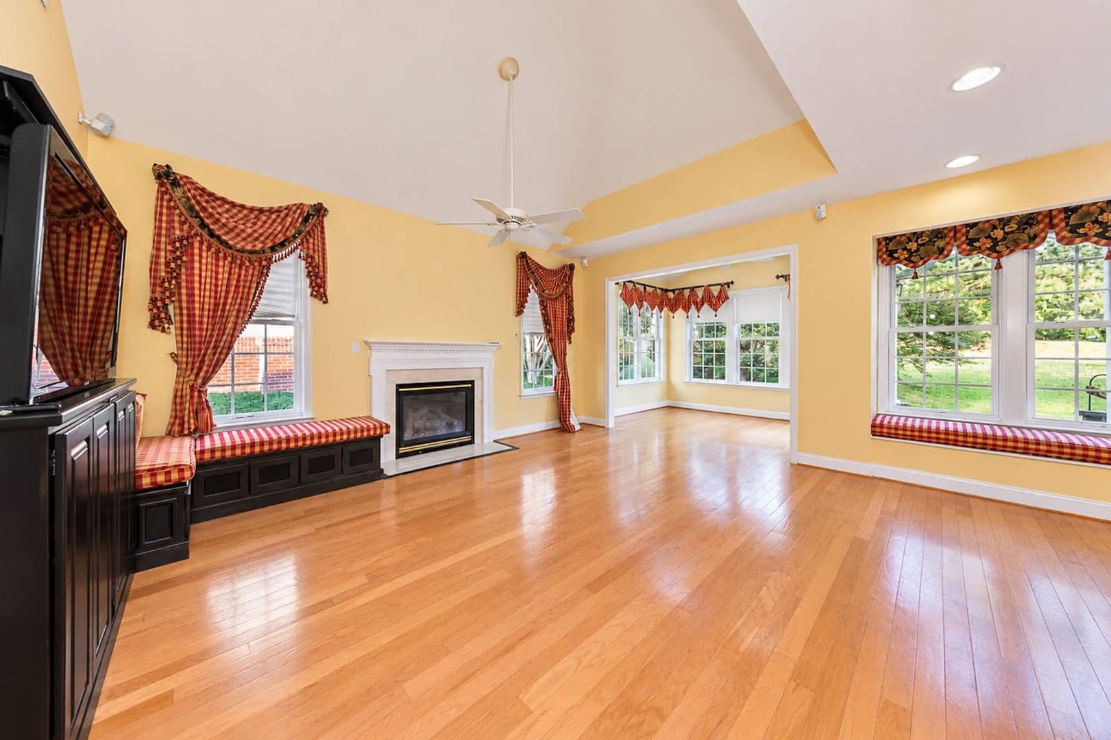 Williamsburg House: 6727 Evensong Lane