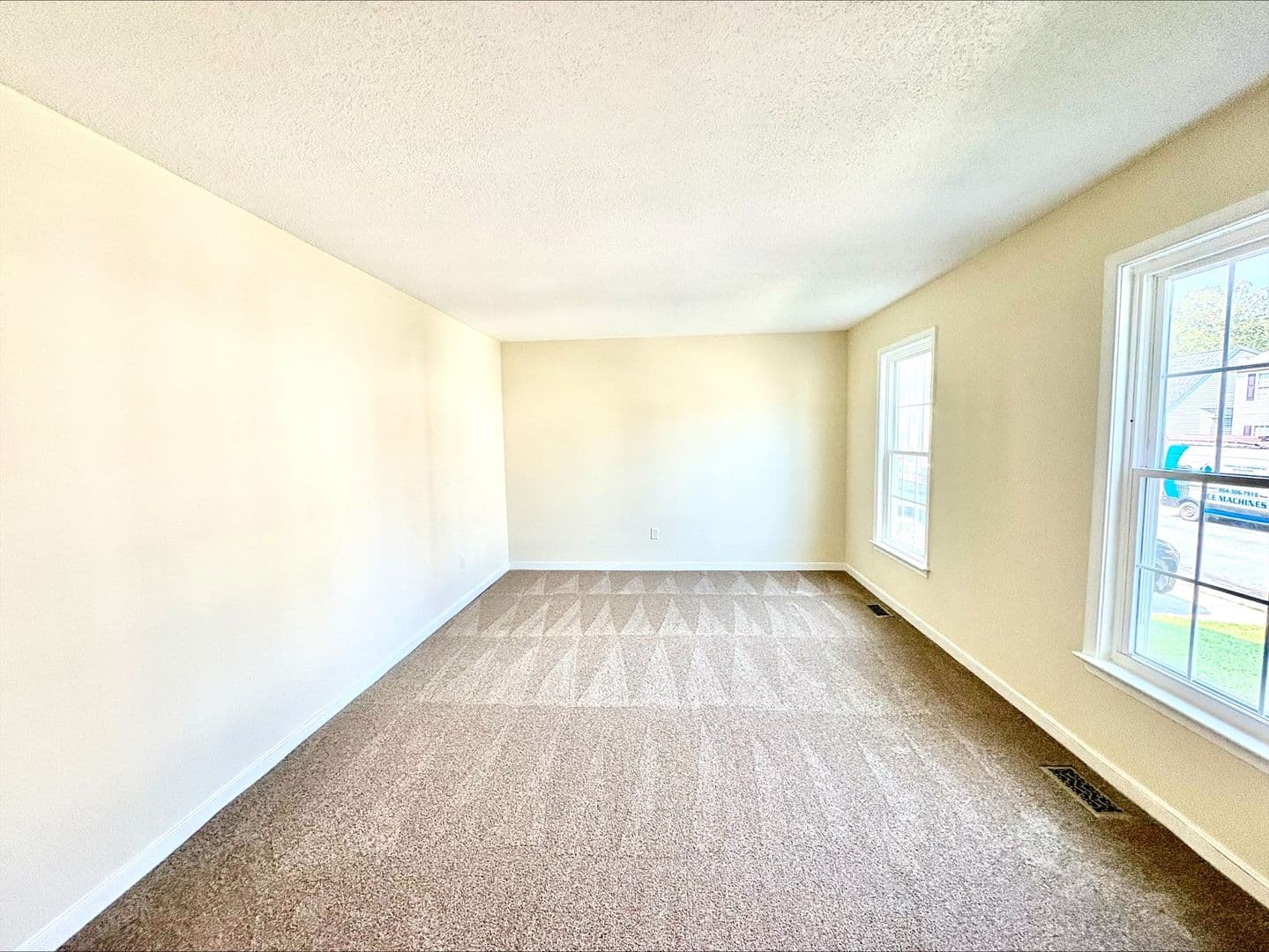 Richmond House: 6207 Beaufont Hills Court