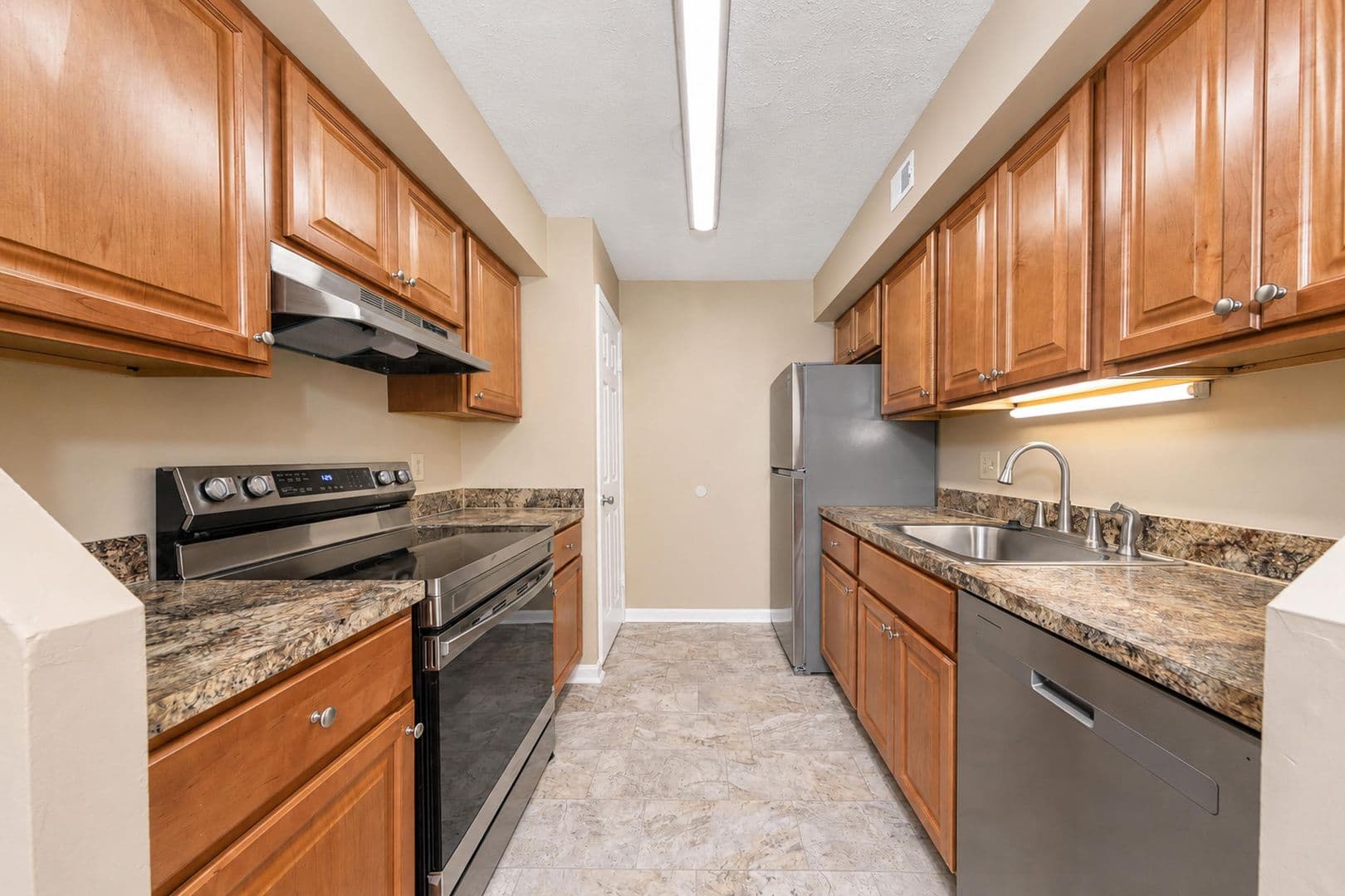 Williamsburg House: 4003 Governors Sq #8