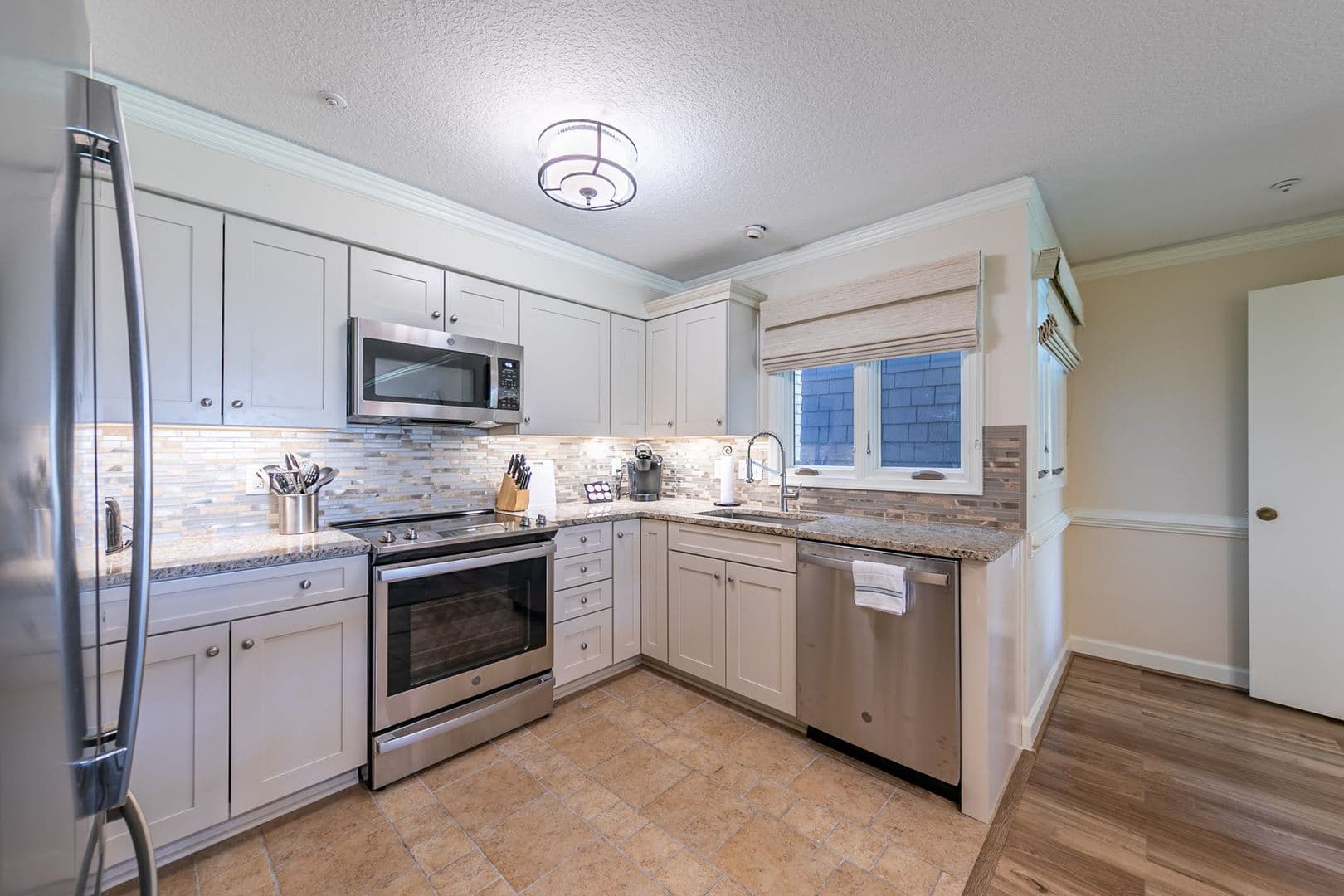 Williamsburg Condo: 707 Graves Ordinary