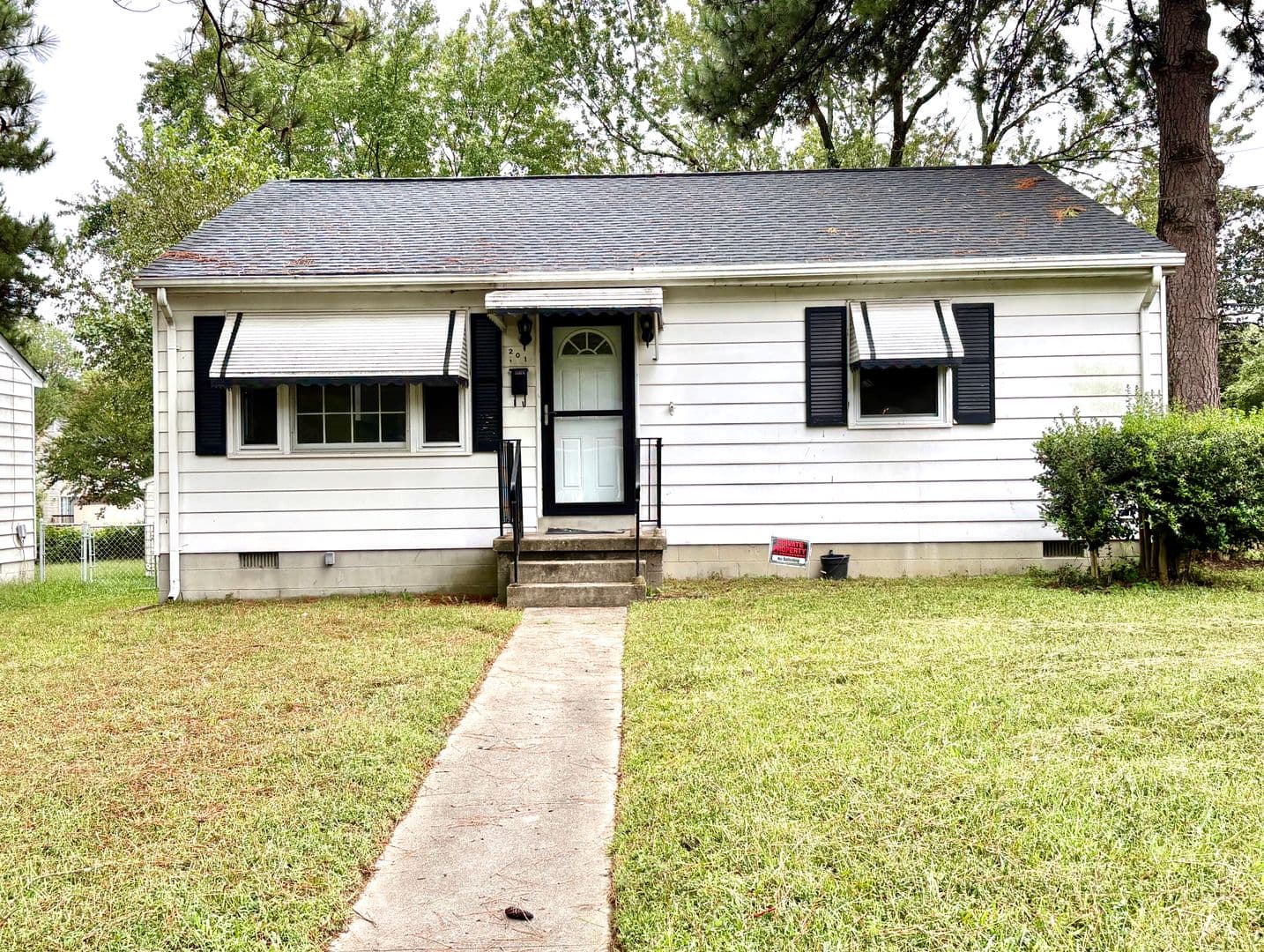 Henrico House: 201 Bridge Street