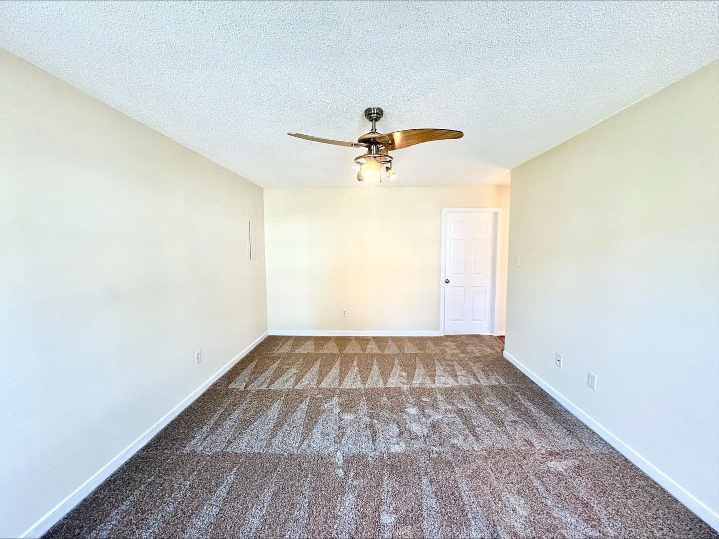 Richmond House: 6207 Beaufont Hills Court