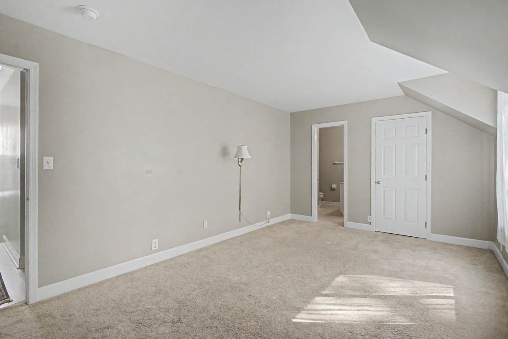 Williamsburg Townhome: 63 Winster Fax