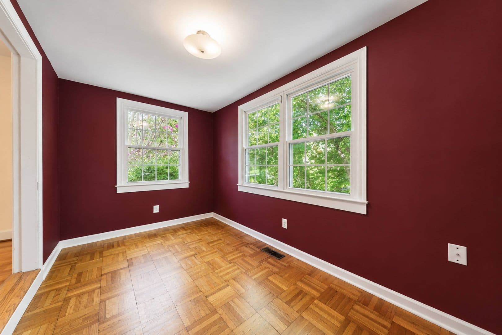 Williamsburg House: 702 Tanyard Street