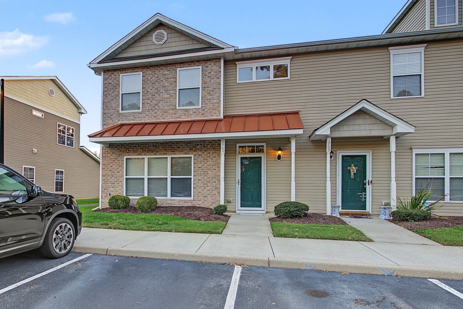 Williamsburg Townhome: 1964 Algonquin Trail