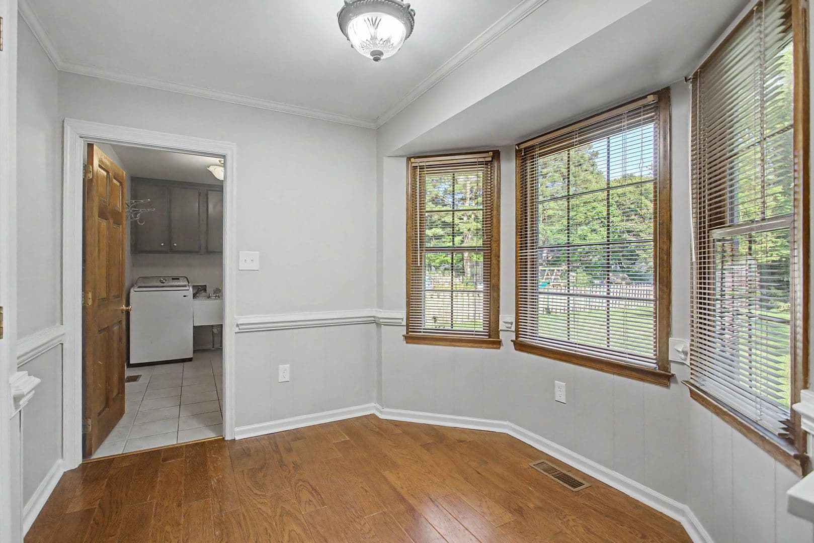 Yorktown House: 128 Stone Lake Court
