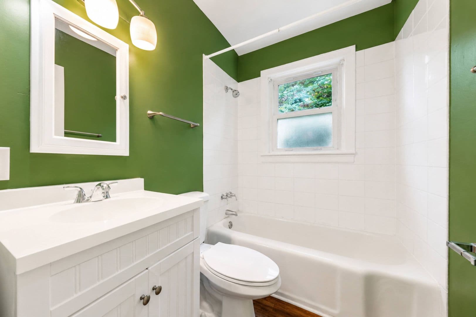 Williamsburg House: 702 Tanyard Street