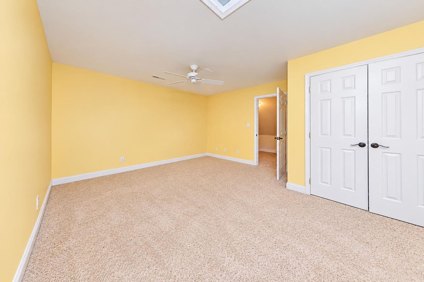 Williamsburg House: 6727 Evensong Lane