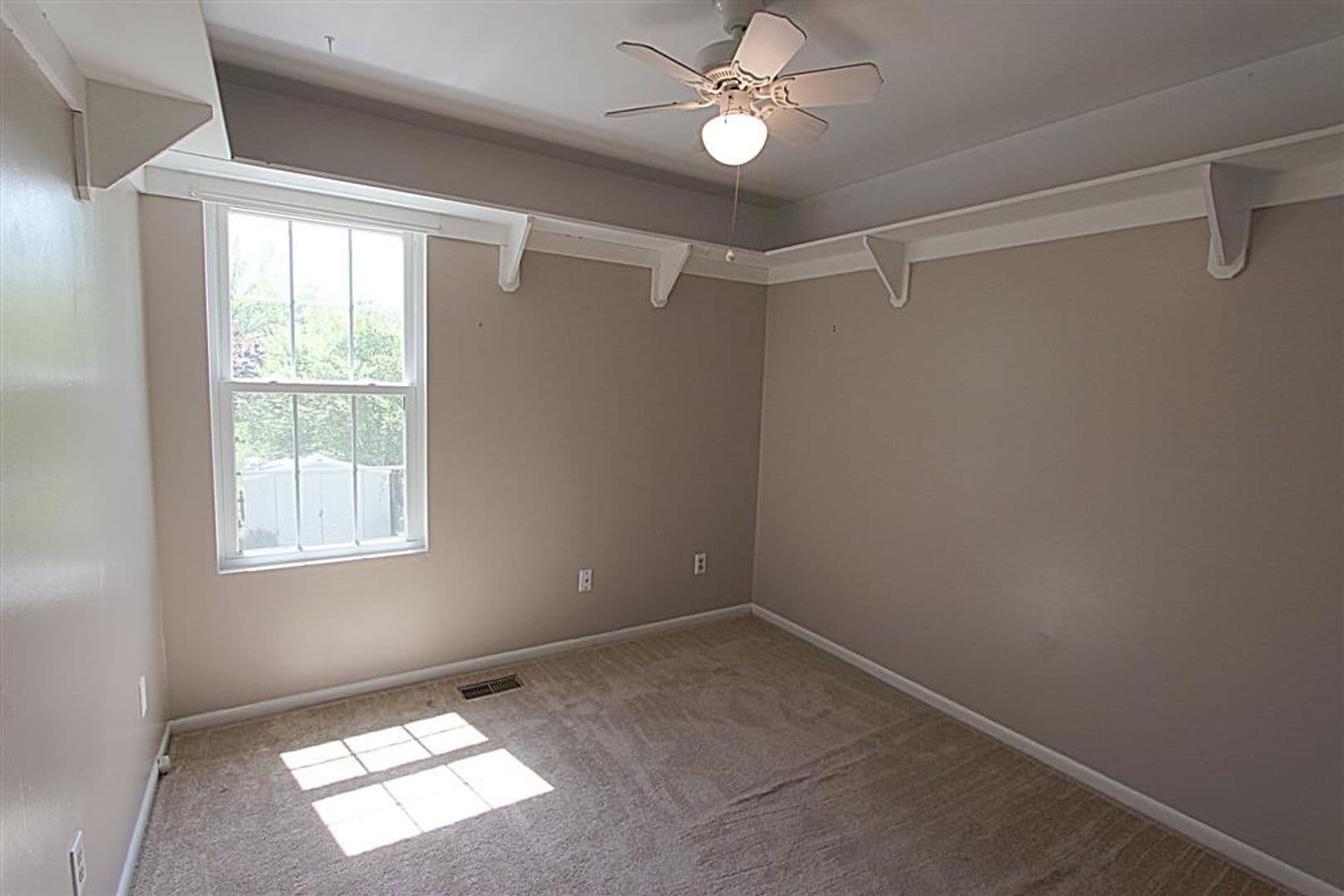 Williamsburg Townhome: 1006 London Company Way