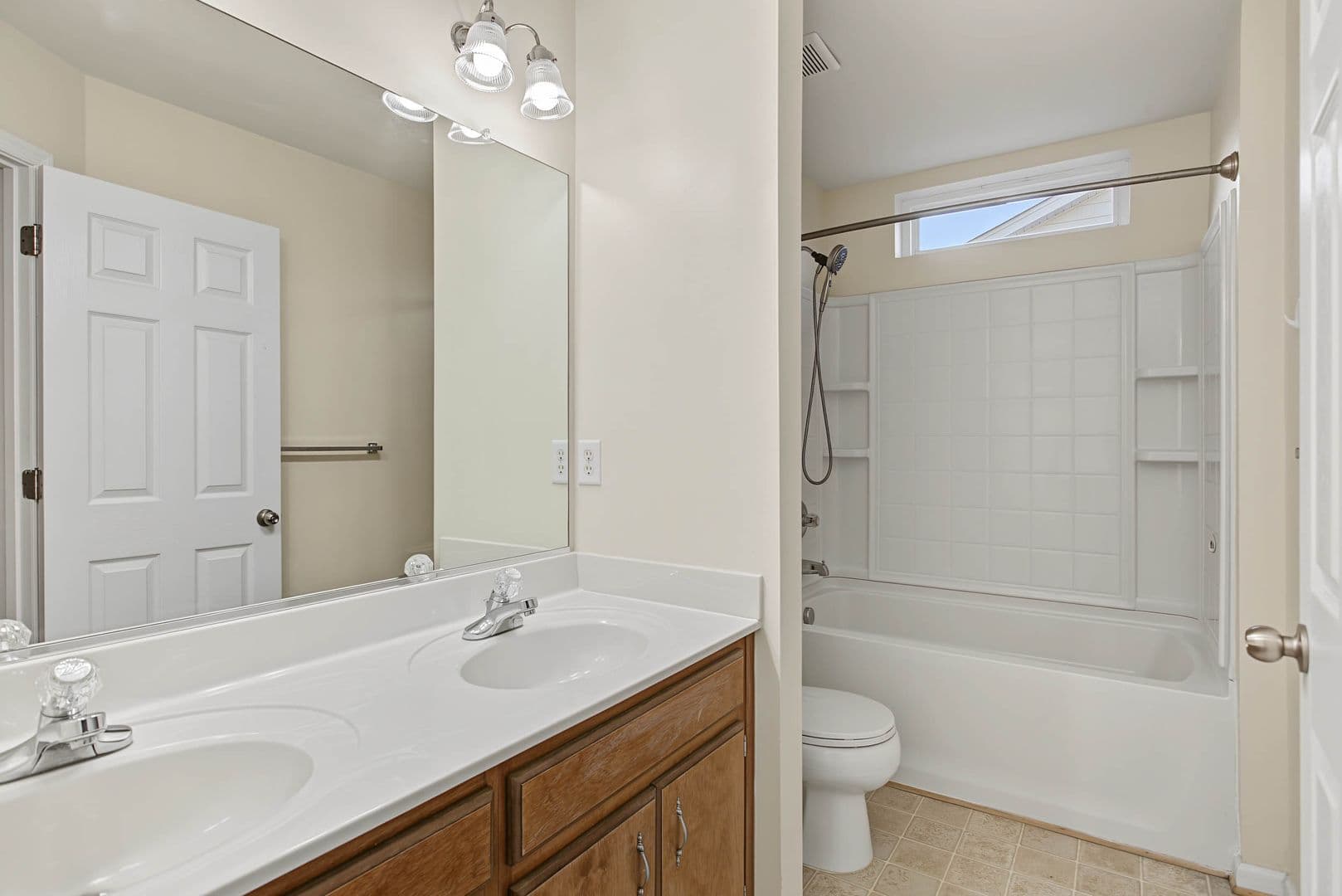 Williamsburg Townhome: 1964 Algonquin Trail