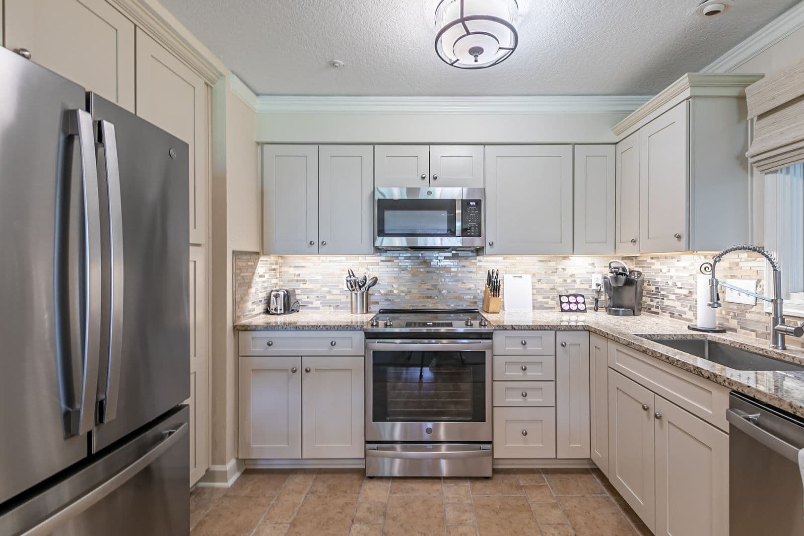 Williamsburg Condo: 707 Graves Ordinary