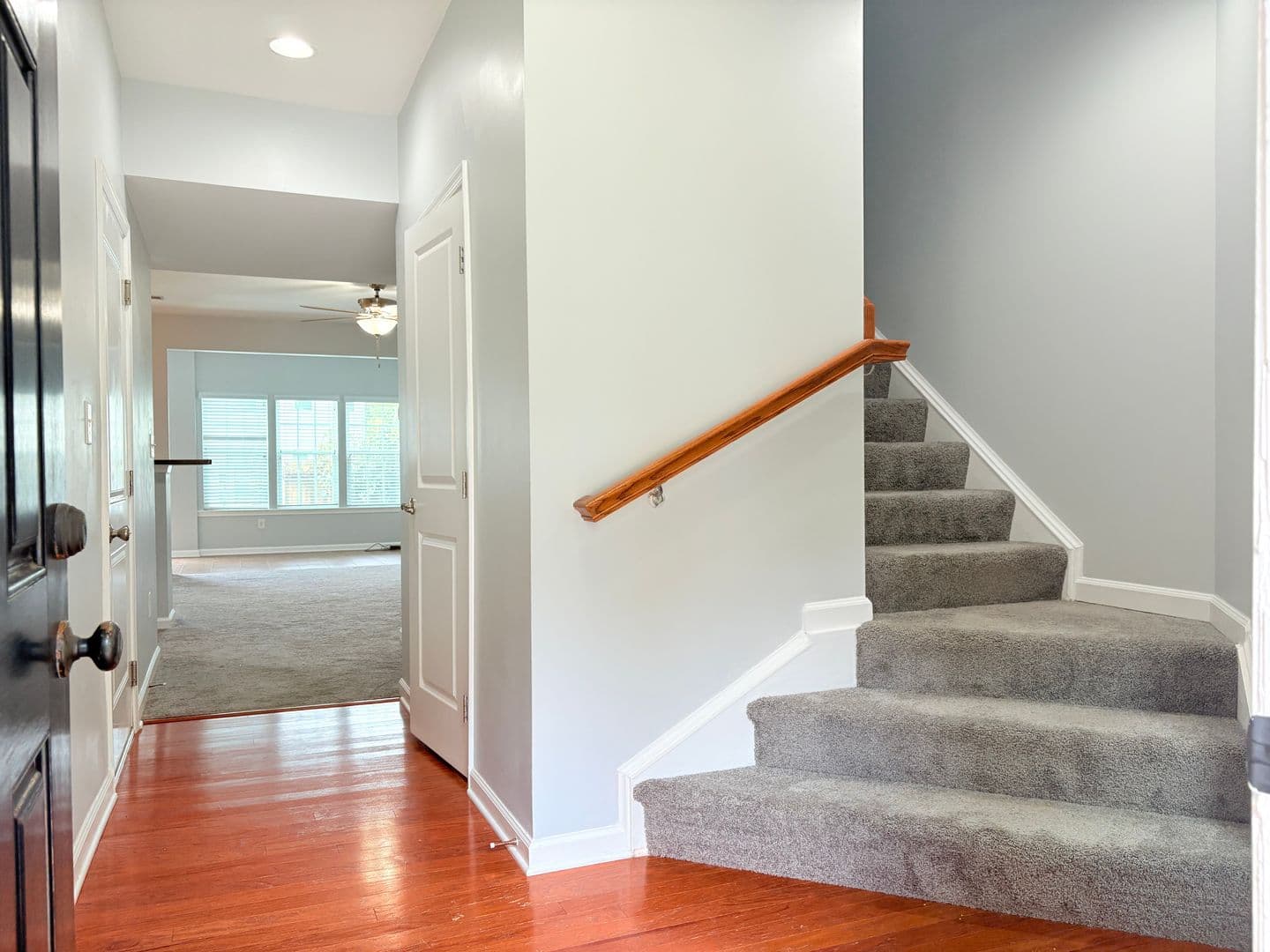 Yorktown Townhome: 104 Riva Court