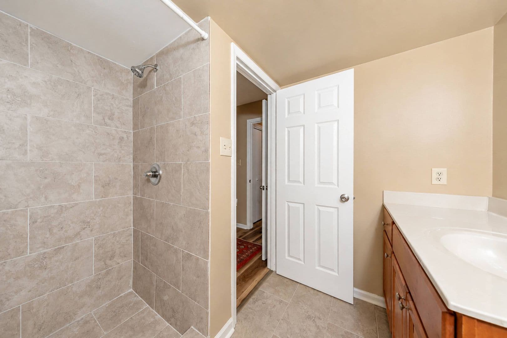 Williamsburg House: 4003 Governors Sq #8