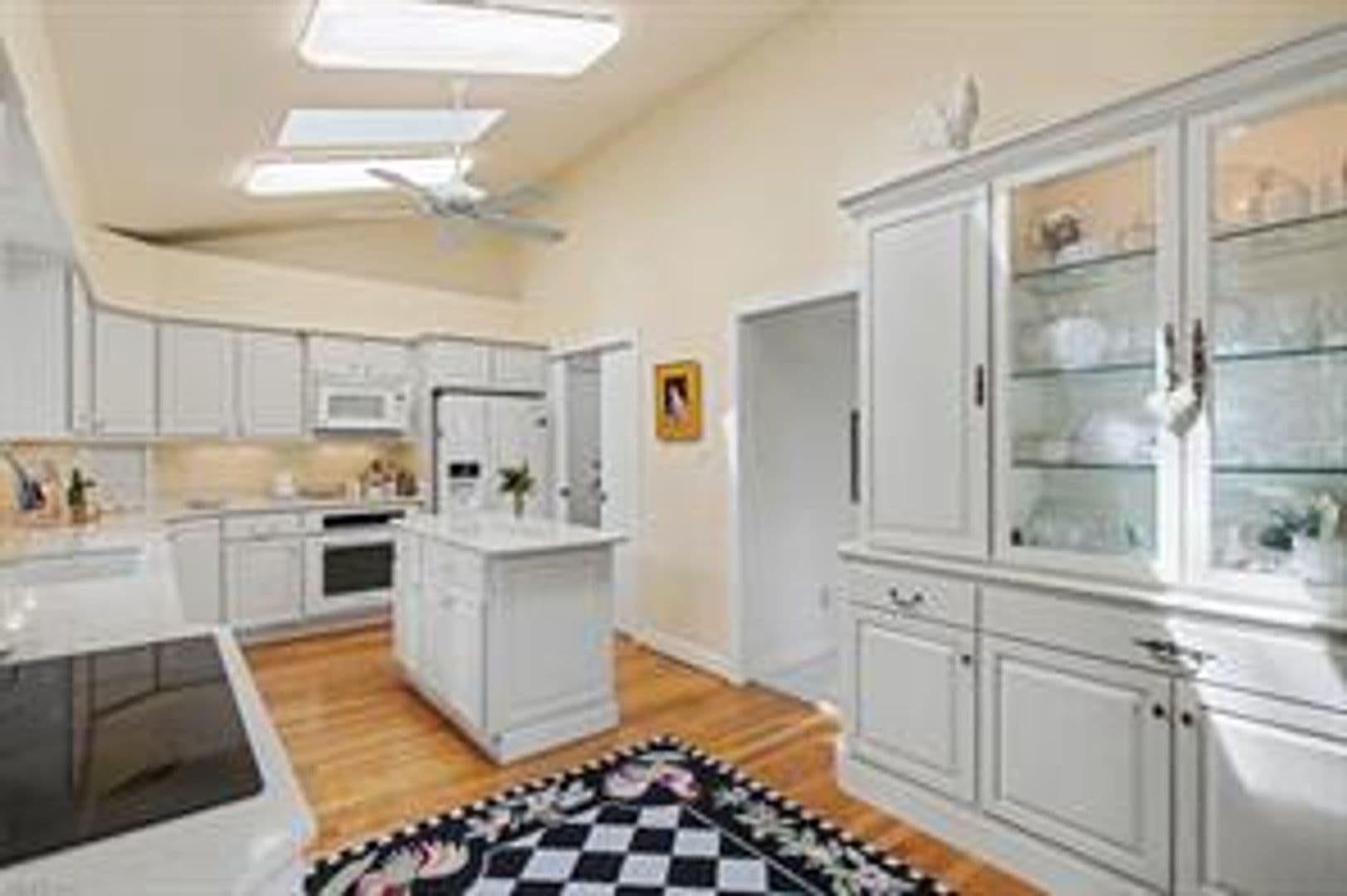 Williamsburg House: 528 Fairfax Way