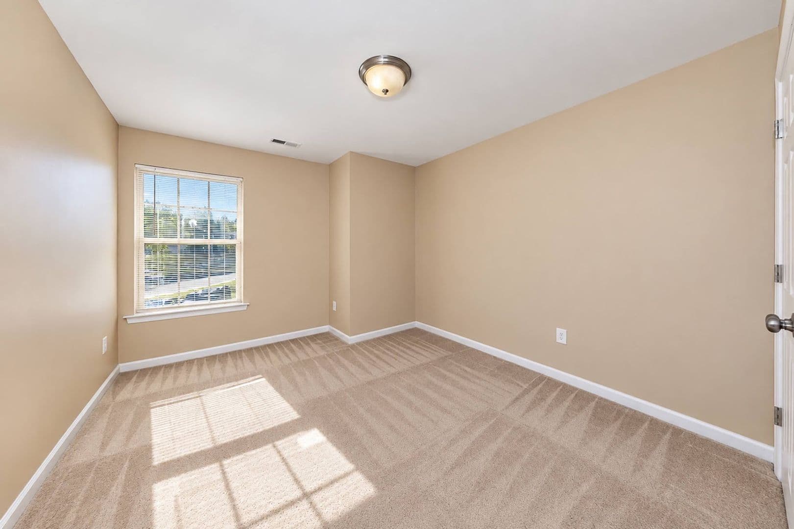 Williamsburg House: 6519 Campaign Street