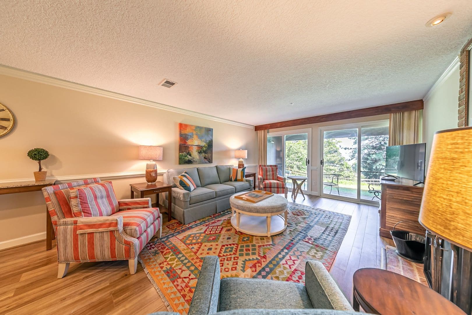 Williamsburg Condo: 707 Graves Ordinary