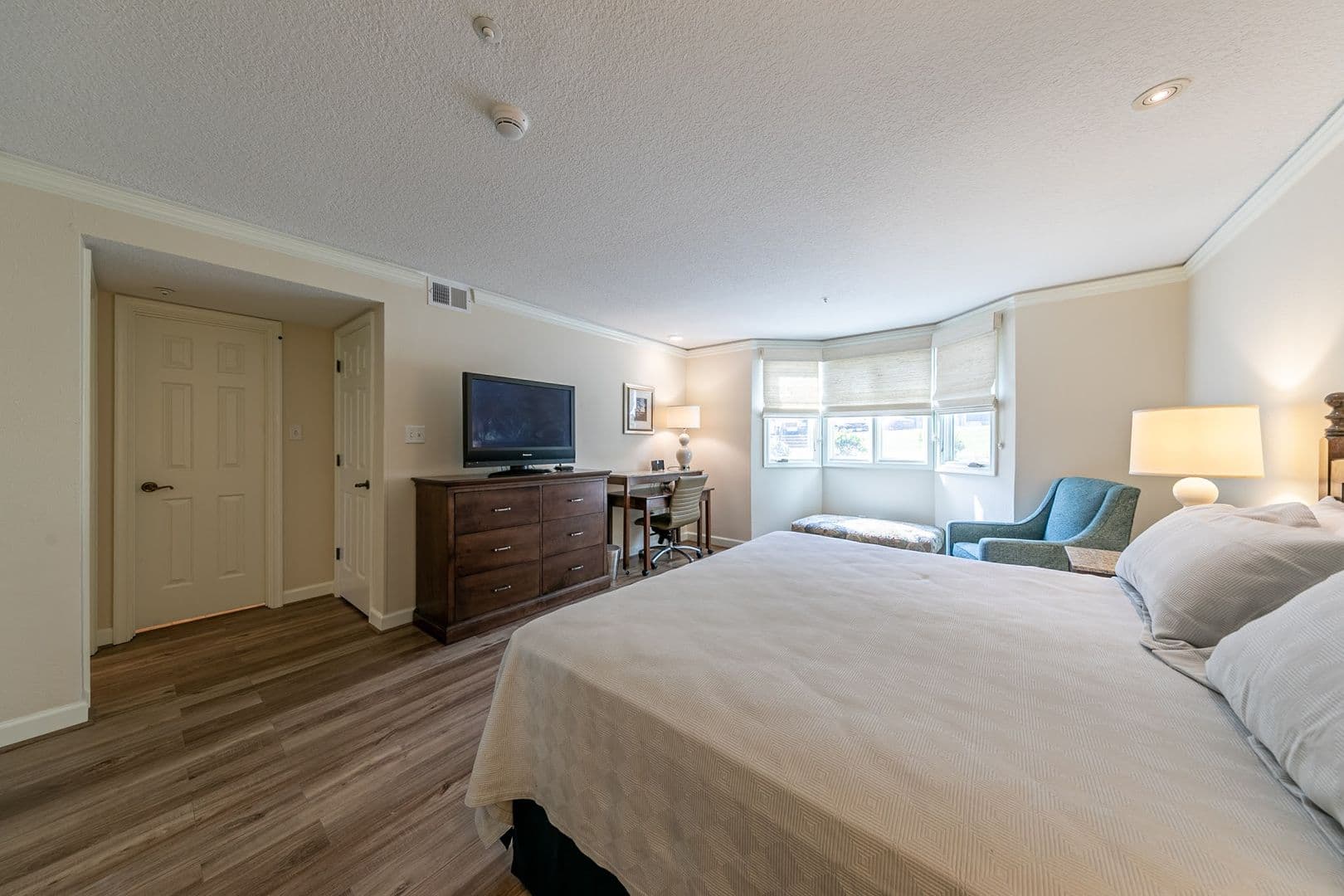 Williamsburg Condo: 707 Graves Ordinary