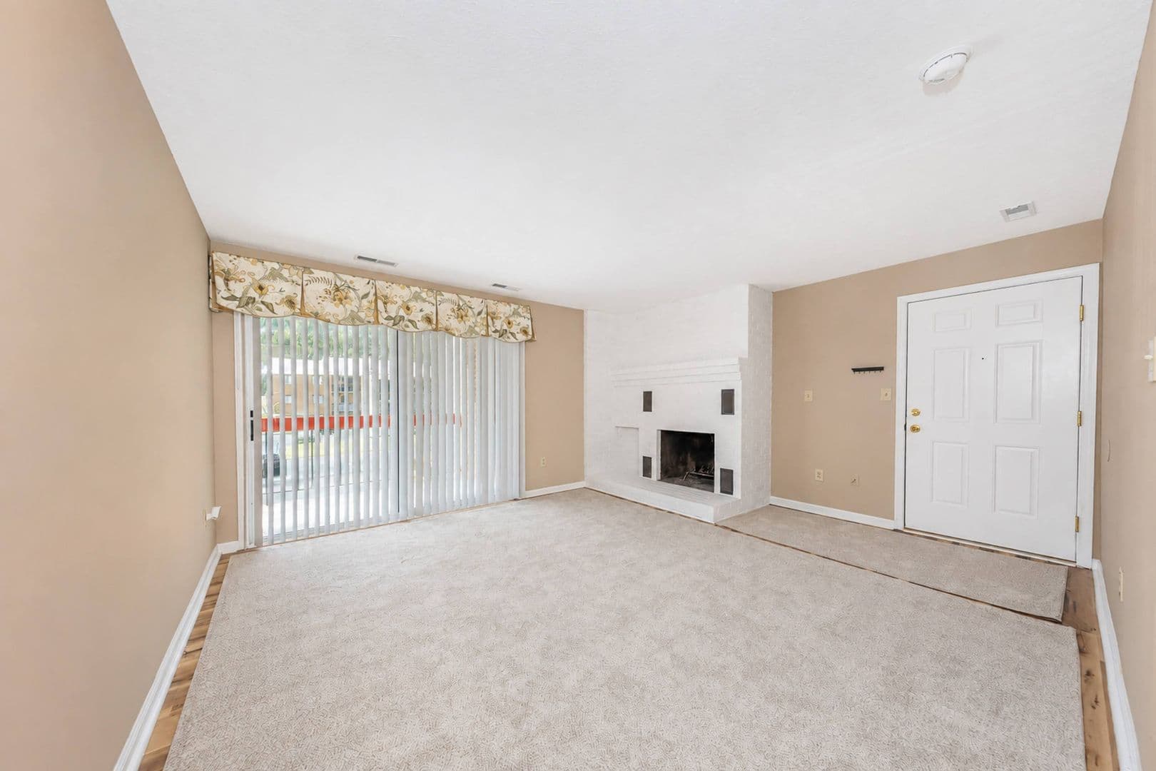 Williamsburg House: 4003 Governors Sq #8