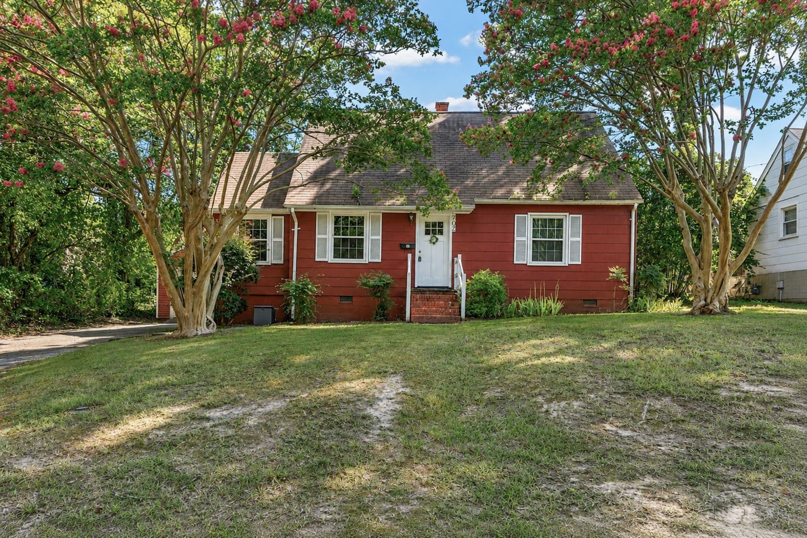 Williamsburg House: 702 Tanyard Street