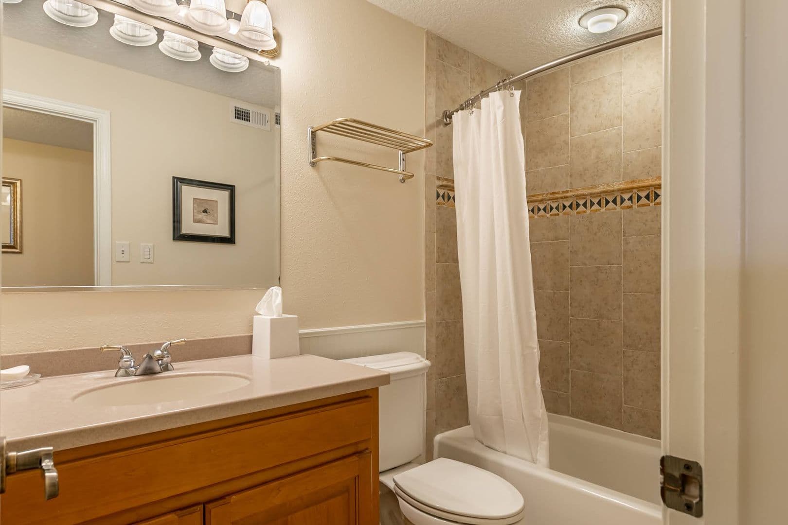 Williamsburg Condo: 707 Graves Ordinary