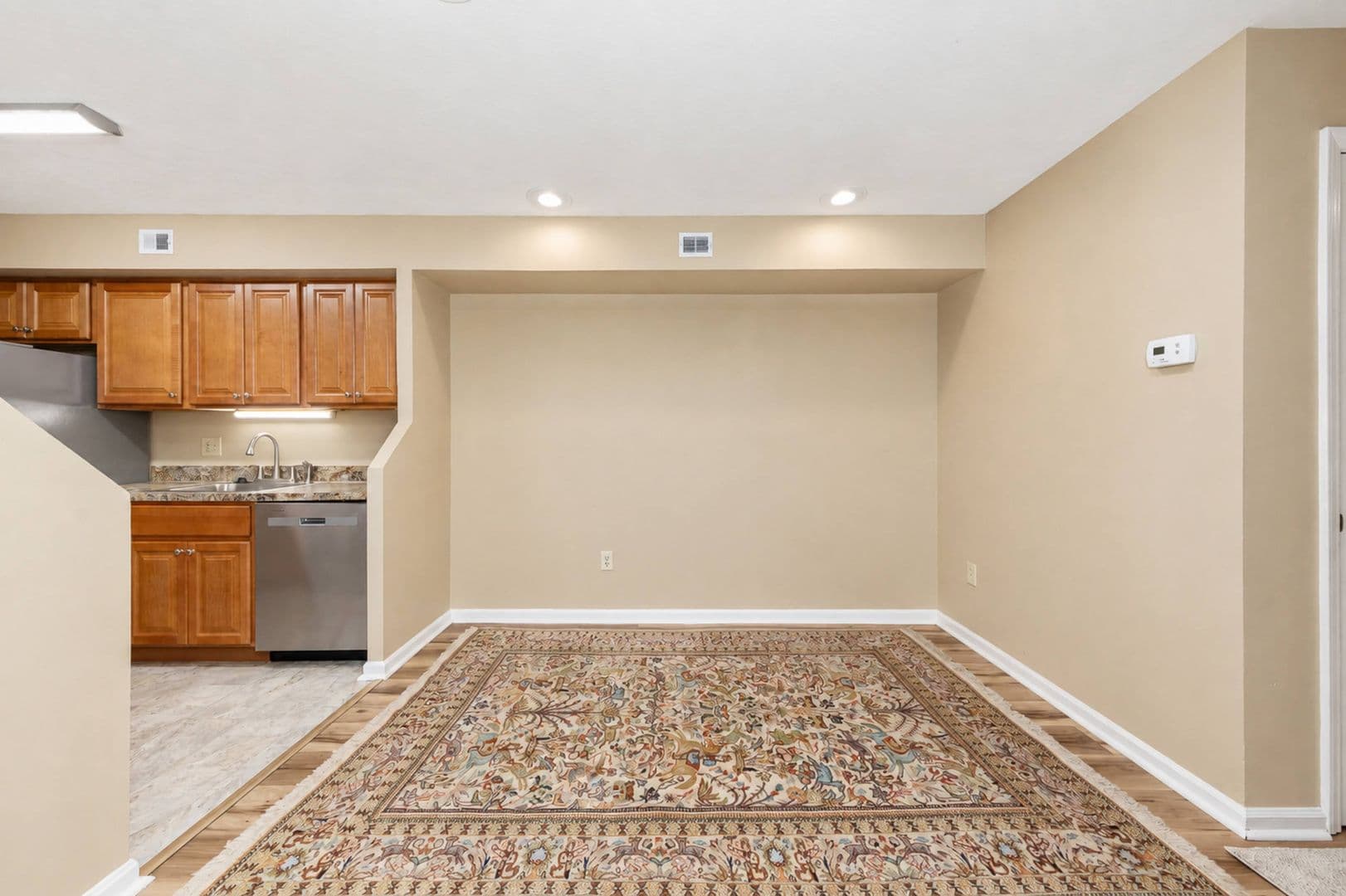 Williamsburg House: 4003 Governors Sq #8