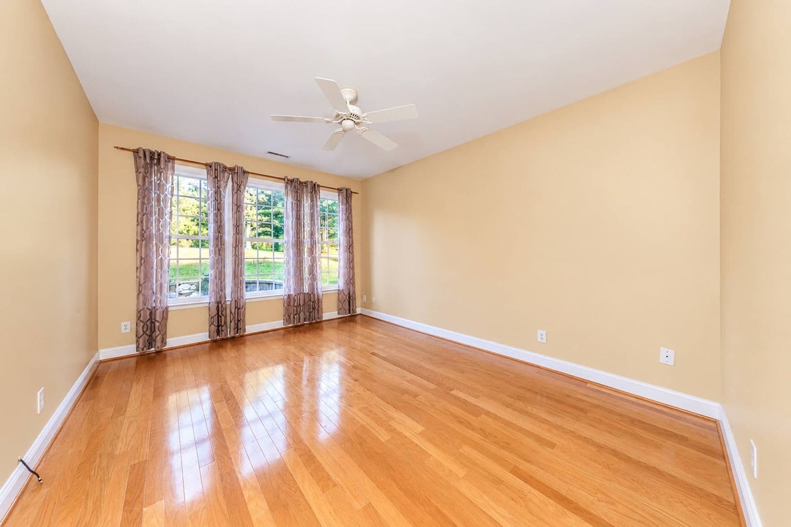Williamsburg House: 6727 Evensong Lane