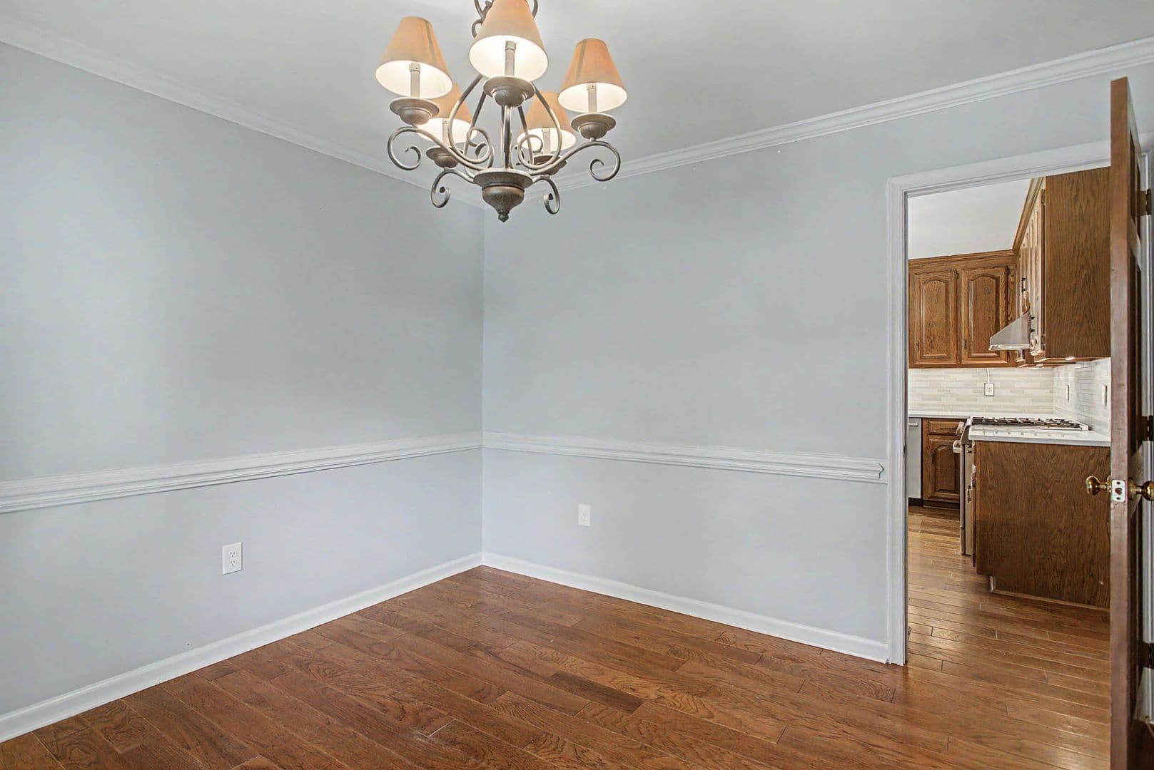 Yorktown House: 128 Stone Lake Court