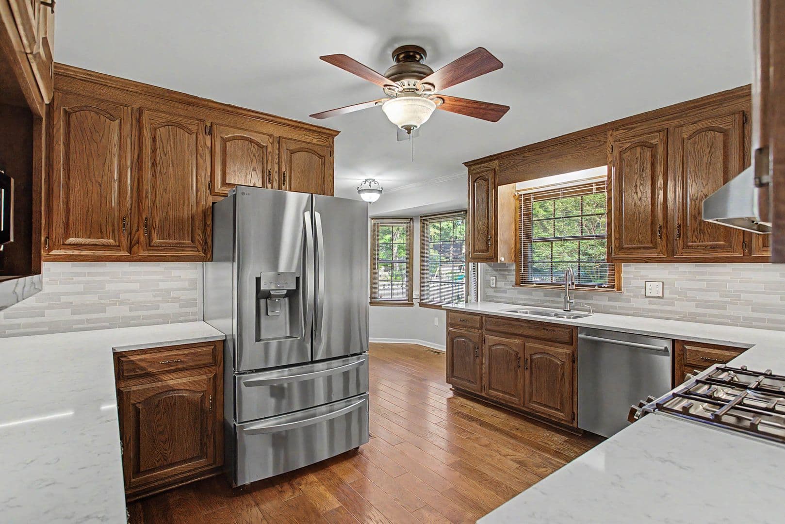 Yorktown House: 128 Stone Lake Court
