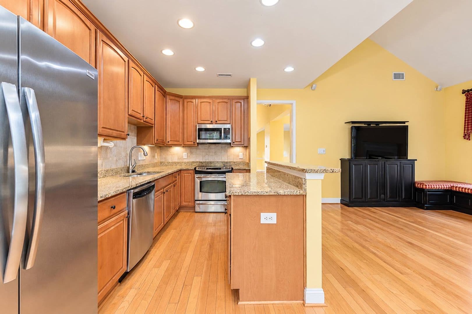 Williamsburg House: 6727 Evensong Lane