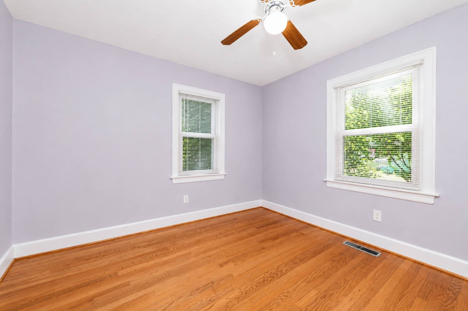 Williamsburg House: 702 Tanyard Street