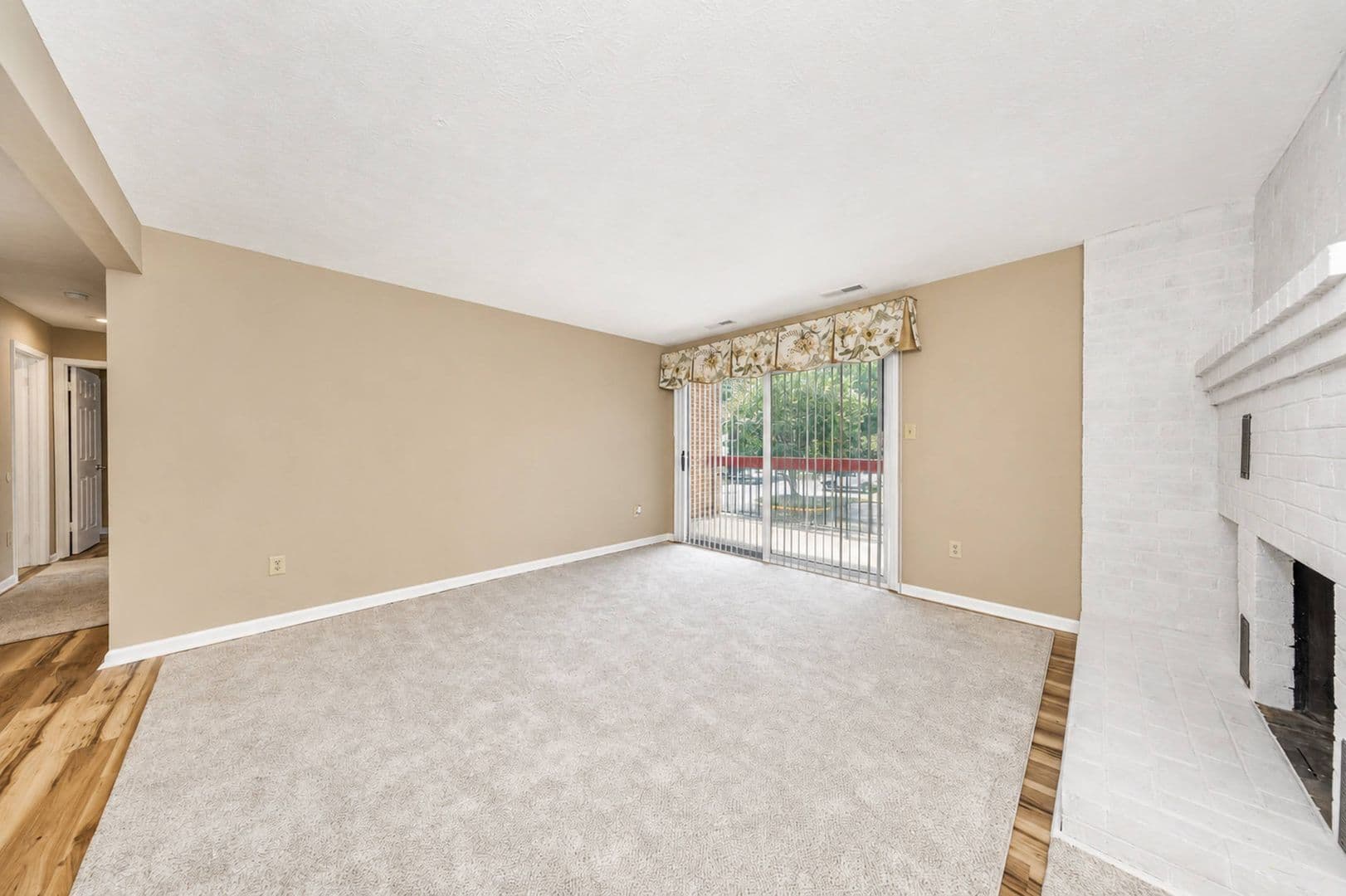 Williamsburg House: 4003 Governors Sq #8