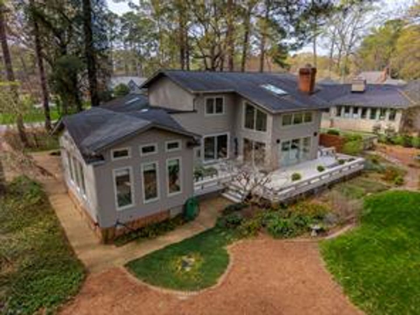 Williamsburg House: 528 Fairfax Way