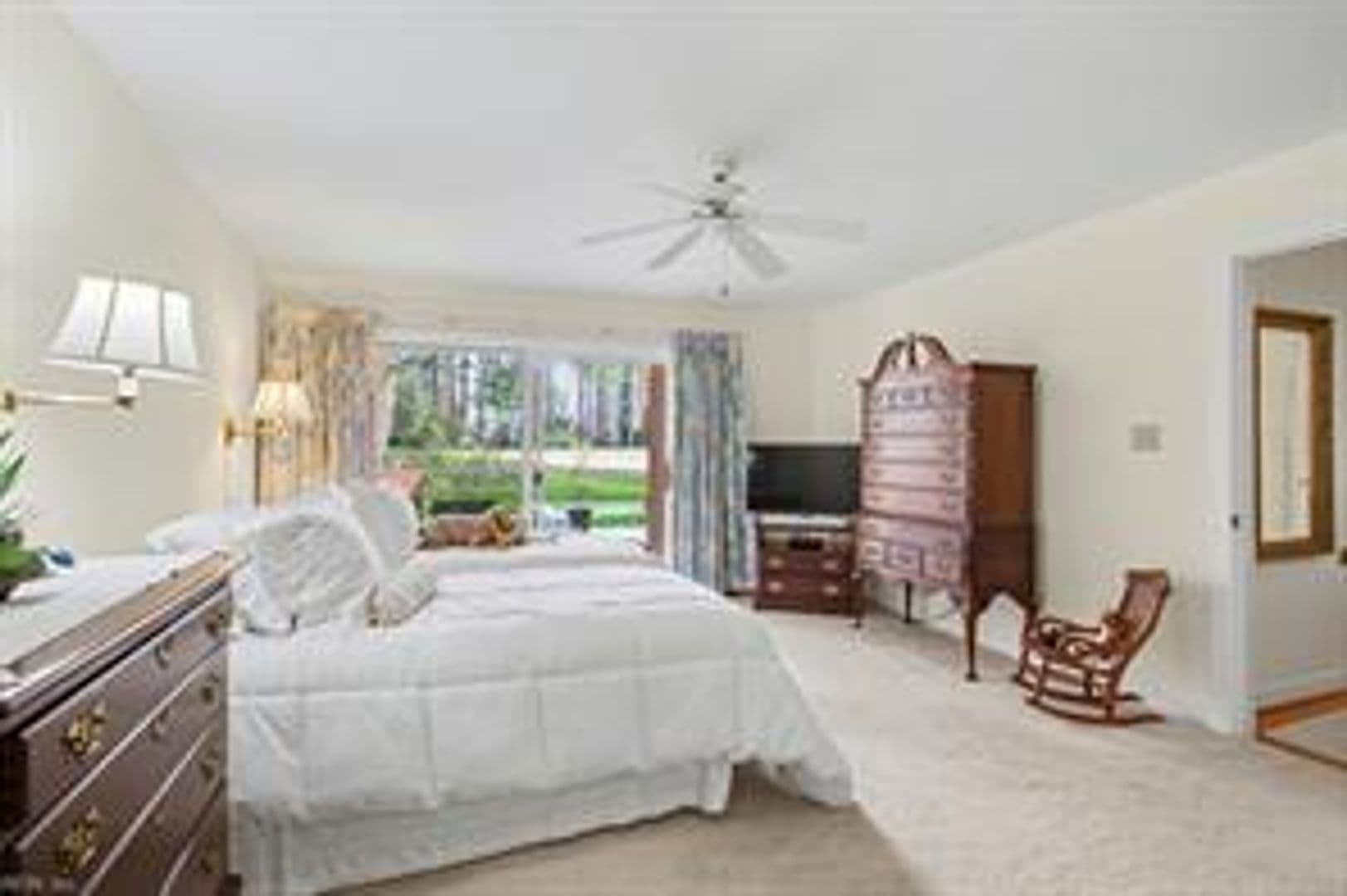 Williamsburg House: 528 Fairfax Way
